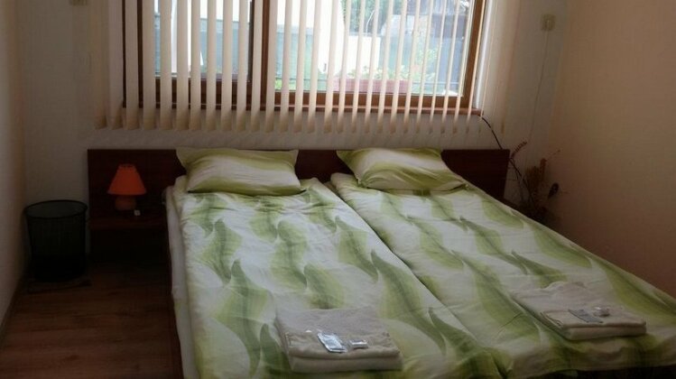 Friends House Apriltsi - Photo3