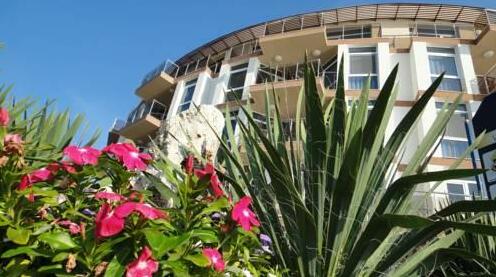 Byalata Laguna First Line Apartments - Photo4