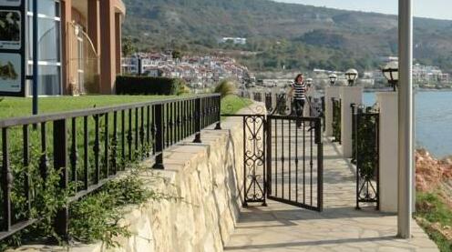 Byalata Laguna First Line Apartments - Photo5