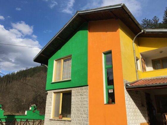 Villa Colour