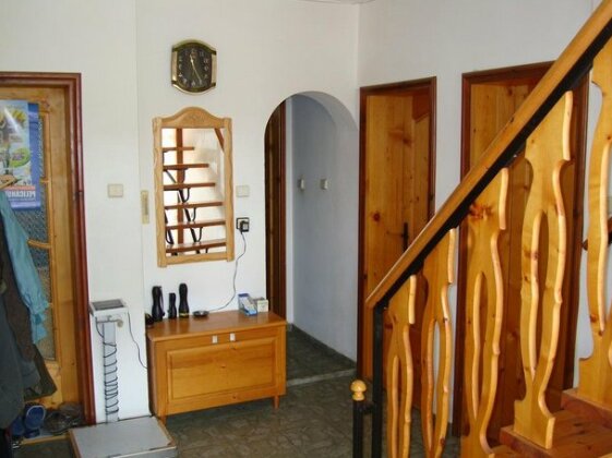 Holiday Home Srebarna Family Hotel - Photo2