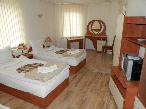 Family Hotel Daisy - Photo4