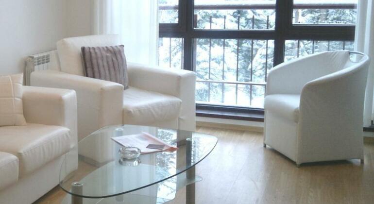 Persey Flora Apartments - Photo4