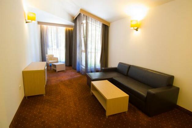 Radina's Way Hotel - Photo2