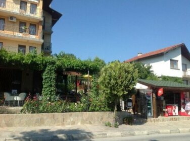 Omiros Family Hotel