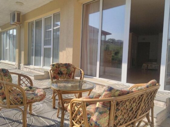 Sunny House Studio - Photo3
