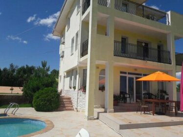 Villa Byala Grape House