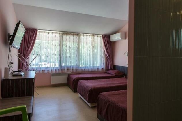 Family Hotel Kipra - Photo2