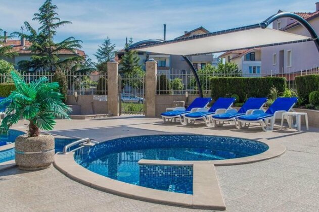 Family Hotel Adena - Photo3