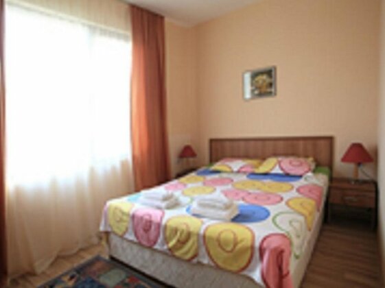Family Hotel Astra Chernomorets - Photo5