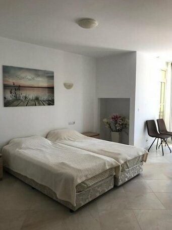 Flores Garden Apartment - Photo3