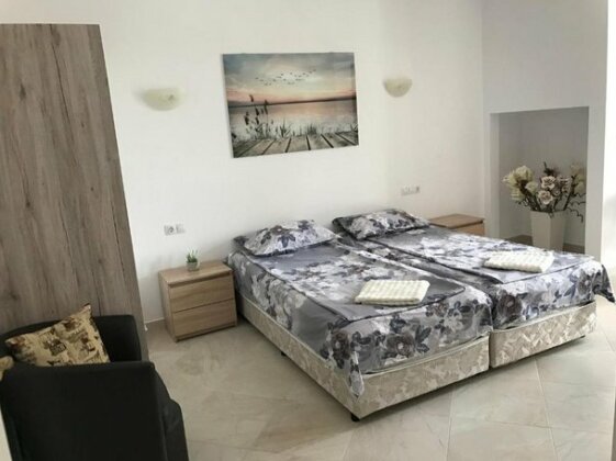 Flores Garden Apartment - Photo5