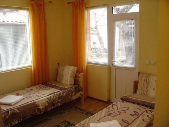 Guest House Alex - Photo2