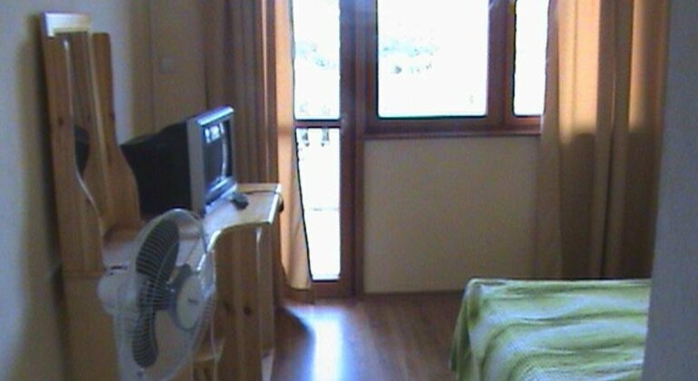 Guest House Desi - Photo4