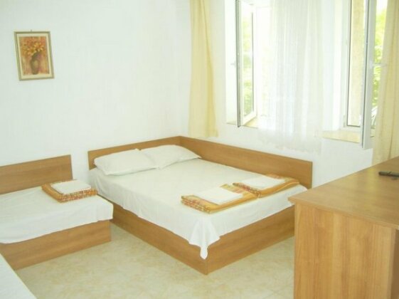 Guest House Hris - Photo2