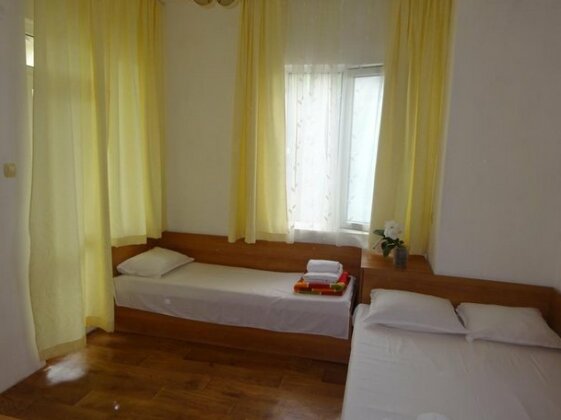 Guest House Hris - Photo4