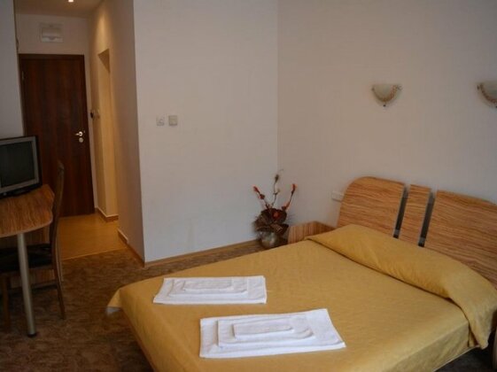 Blyan Family Hotel - Photo4