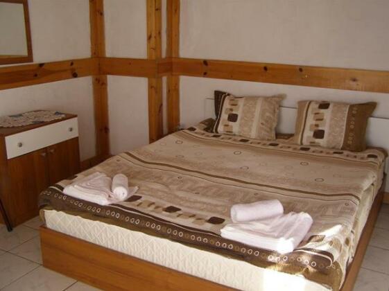 Hunting Lodge Guest House - Photo4