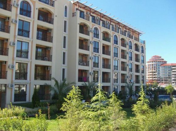 GT Villa Astoria Apartments - Photo3