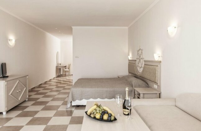 Royal Bay Hotel - Photo3