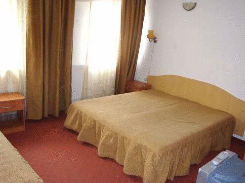 Edelweiss Hotel - Photo2