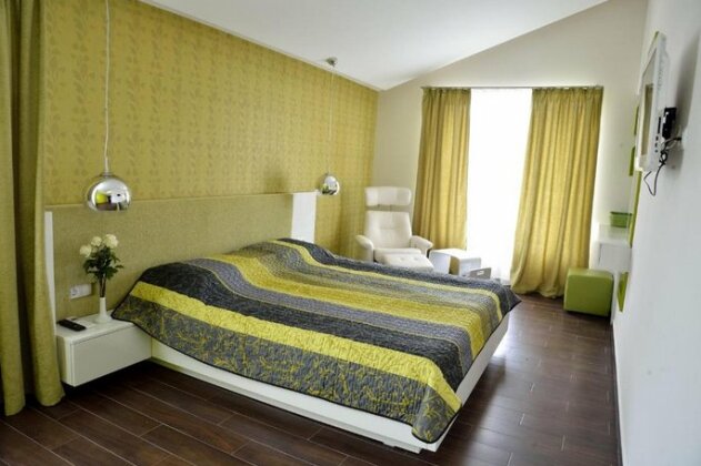 Glicinia Hotel - Photo2