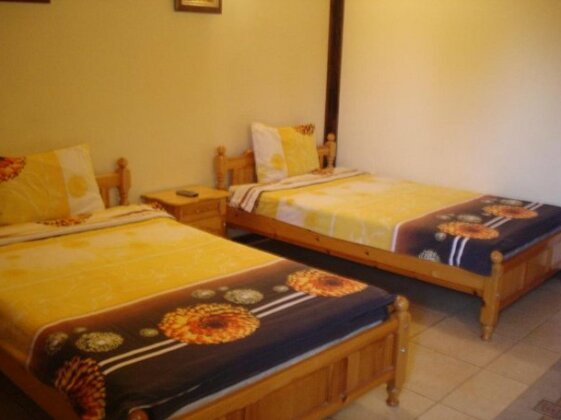 Cesar Guest Rooms - Photo3