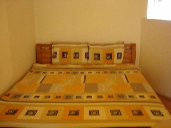 Cesar Guest Rooms - Photo4