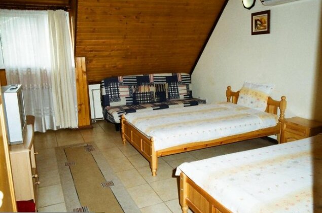 Cesar Guest Rooms - Photo5