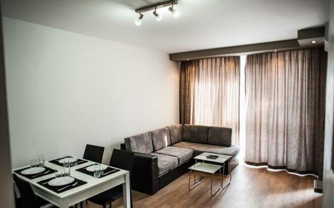 Imperial Garden Apartment - Photo4