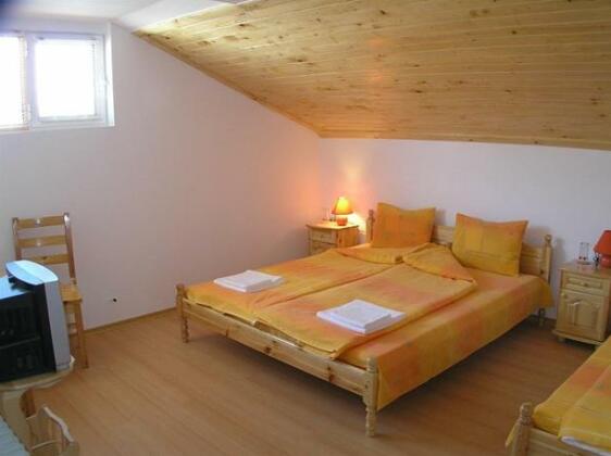 Karadzhovy Guest House - Photo3