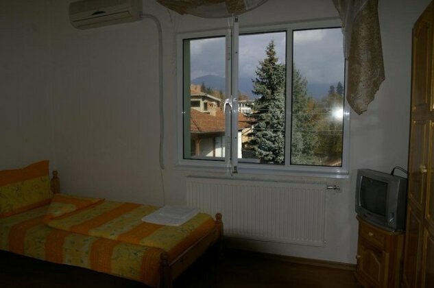 Karadzhovy Guest House - Photo5