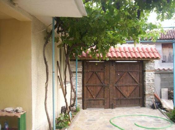 Guesthouse Trifonova - Photo2