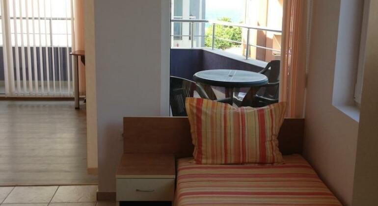 Purple House Suites - Photo2