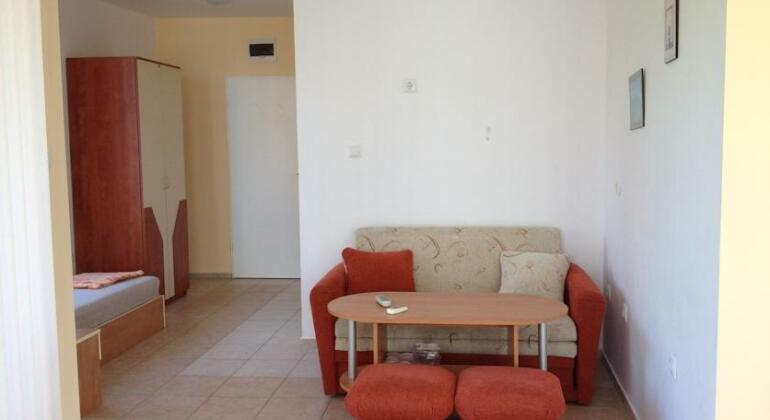 Purple House Suites - Photo4