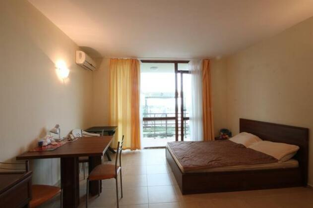 Studio Arendoo in Golden Eye - Photo2