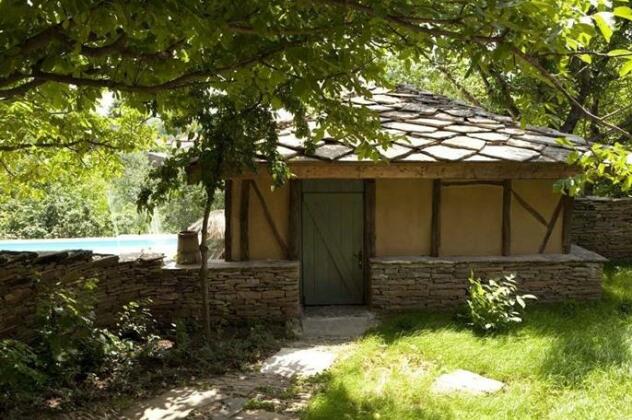 The Four Houses - Photo2