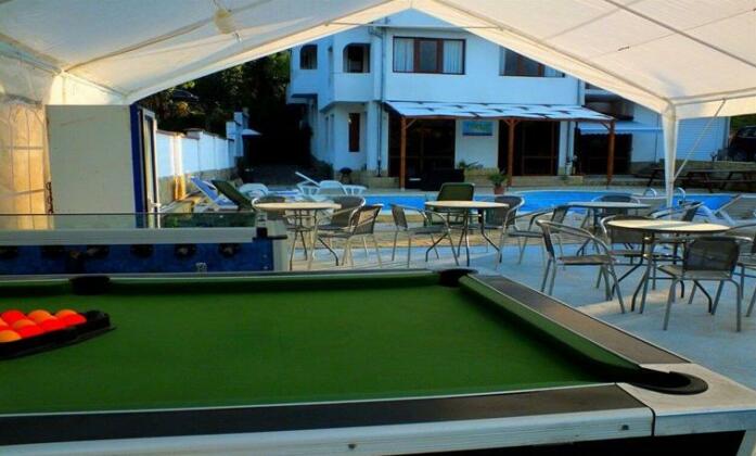 Forest View Inn - Photo2