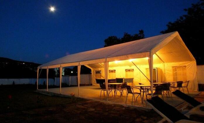 Forest View Inn - Photo4