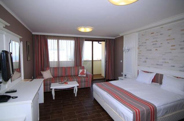 Armira Lozenets - Photo2