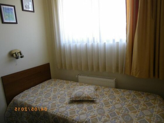 Deskoni's Place Guest House - Photo4