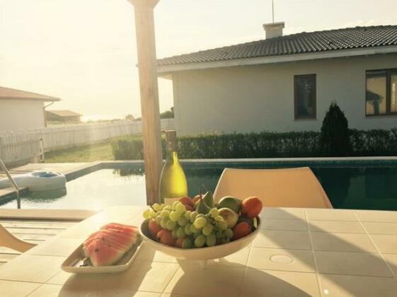 White House Family Villa - Photo4
