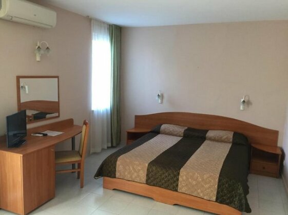 Family Hotel Selena - Photo3