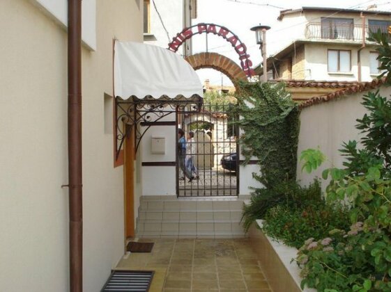 Guest Rooms Ianis Paradise - Photo3