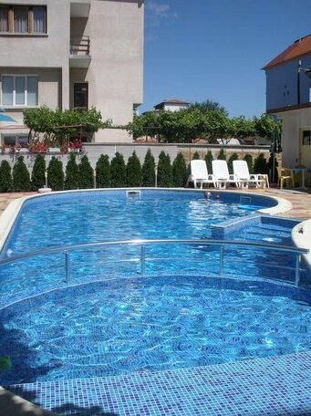 Peshev Family Hotel Nesebur - Photo3