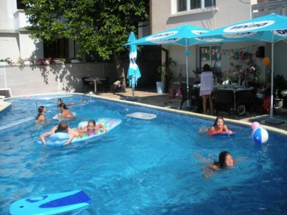 Peshev Family Hotel Nesebur - Photo4