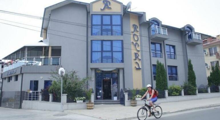 Royal Family Hotel - Photo5