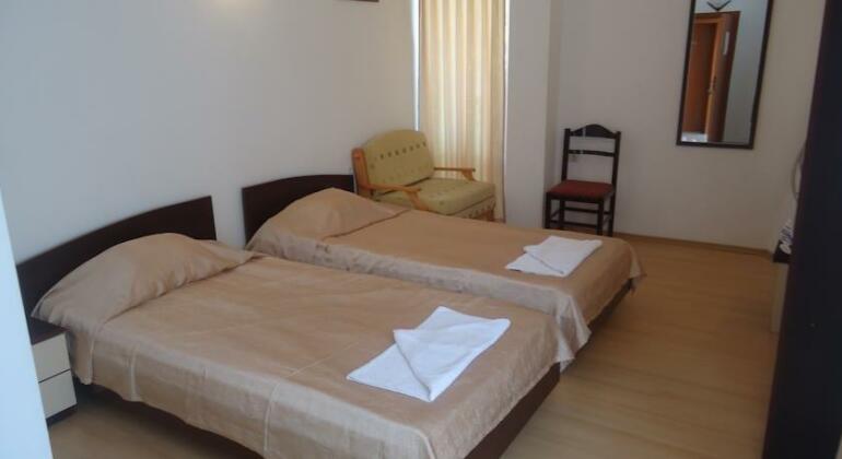 White Rose Family Hotel - Photo4