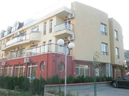 ApartComplex Anixi - Photo2