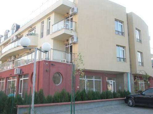 ApartComplex Anixi - Photo3